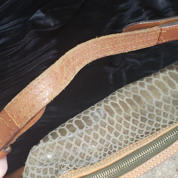 Dooney & Bourke Olive Green Snake Embossed Erica Large Shoulder Bag Purse - Picture 13 of 14